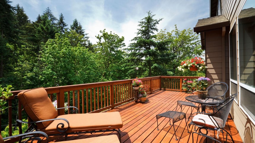 deck building in prescott arizona overlooking greenery