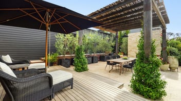 Creating Multi-Functional Deck Spaces for Arizona Entertaining