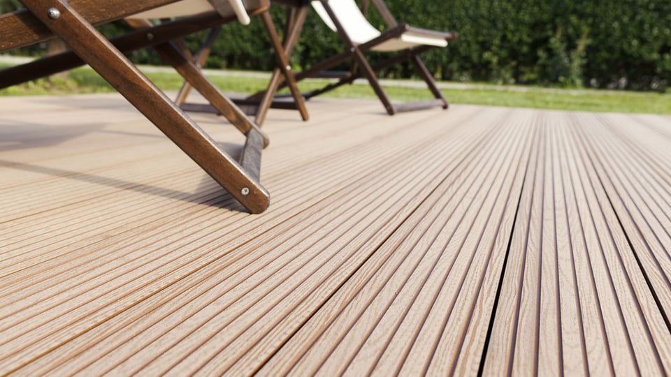close up shot of arizona decking in a residential backyard