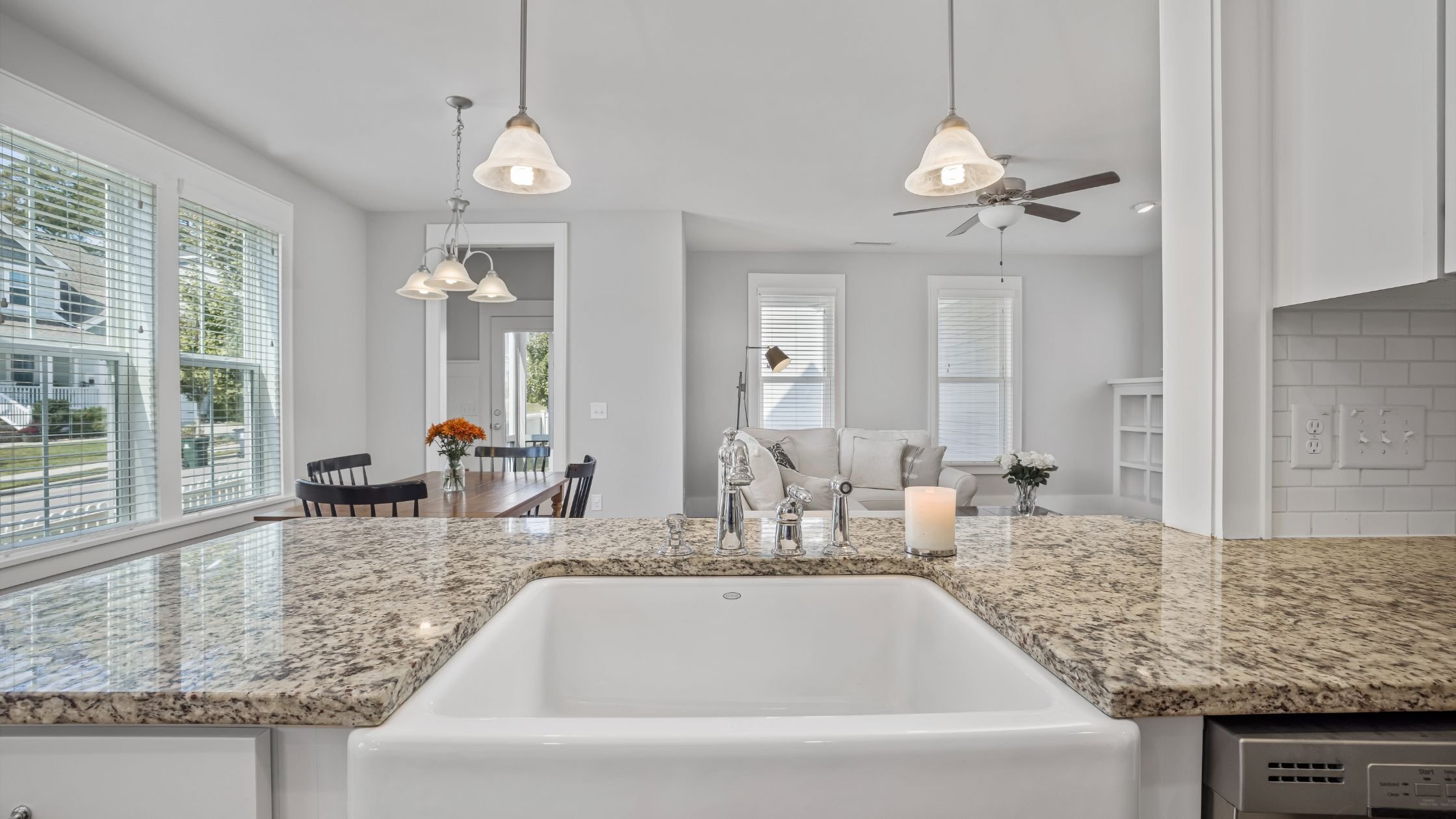 quartz kitchen countertop in a neutral tone for an arizona kitchen remodel